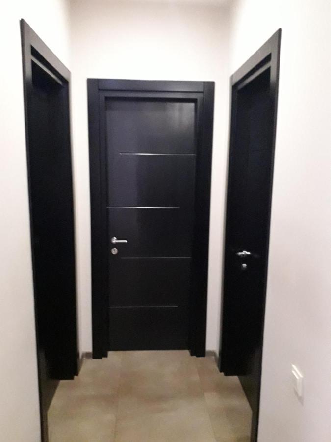 Apartment On Rustaveli バトゥーミ エクステリア 写真